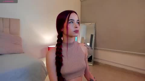 Snapshot of roxxy_mora chatting on 03.07.25 Roxxy online show from 03.07.25