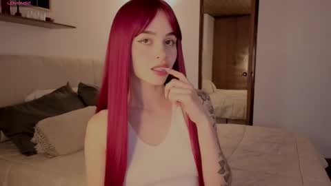 Snapshot of roxxy_mora chatting on 10.03.25 Roxxy online show from 10.03.25