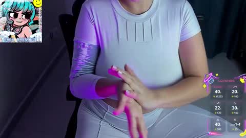 Snapshot of roxy_clark chatting on 11.14.25 Annah online show from 11.14.25