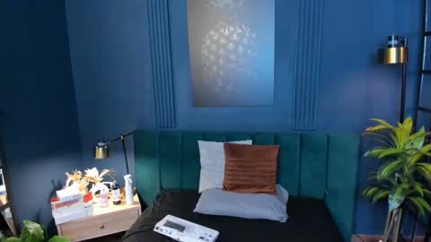 Roxy hell online show from 12.18.25