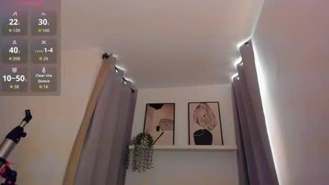 Roxy hell online show from 04.21.26