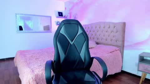 roxy_jones_ online show from 12.28.24