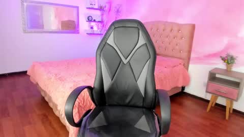 roxy_jones_ online show from 01.21.25