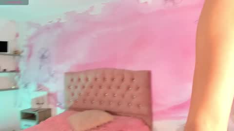 roxy_jones_ online show from 02.11.25