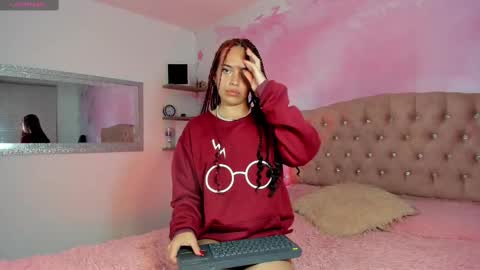 roxy_jones_ online show from 03.03.25