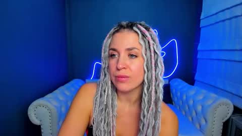 Roxy online show from 11.05.25