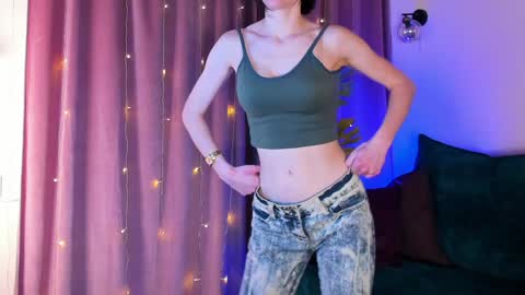 roxy_riot_ online show from 02.07.25