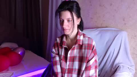 roxy_riot_ online show from 02.17.25