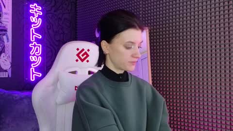 roxy_riot_ online show from 02.22.25