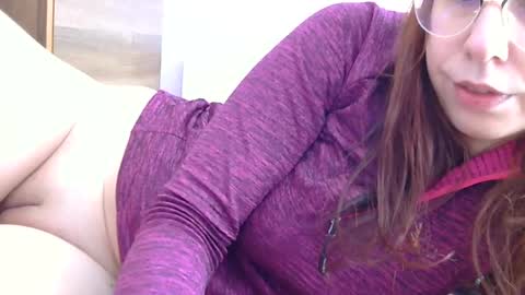Snapshot of roxy_secrets chatting on 02.04.25 roxy secrets online show from 02.04.25