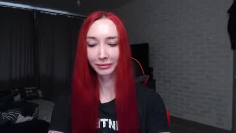 Snapshot of roxy_silver chatting on 06.27.26 Roxy online show from 06.27.26