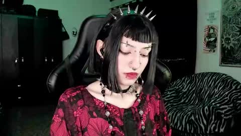 Snapshot of roxy_toxic chatting on 02.05.26 Roxy Independient model Help me to reach 50 thumbs up online show from 02.05.26