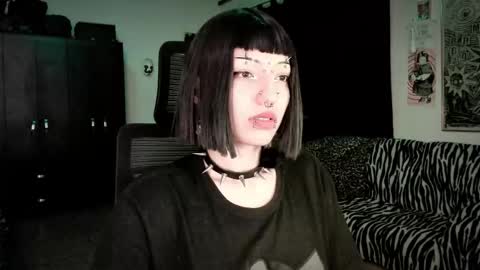 Snapshot of roxy_toxic chatting on 02.24.26 Roxy Independient model Help me to reach 50 thumbs up online show from 02.24.26