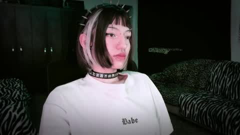 Roxy Independient model Help me to reach 50 thumbs up online show from 04.22.26