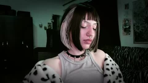 Roxy Independient model Help me to reach 50 thumbs up online show from 05.15.26