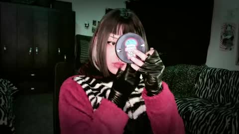 Roxy Independient model Help me to reach 50 thumbs up online show from 05.21.26