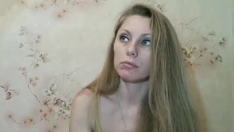 Snapshot of roxyfox18x01 chatting on 02.08.26 roxyfox18x01 online show from 02.08.26