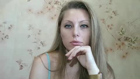 Snapshot of roxyfox18x01 chatting on 03.01.26 roxyfox18x01 online show from 03.01.26