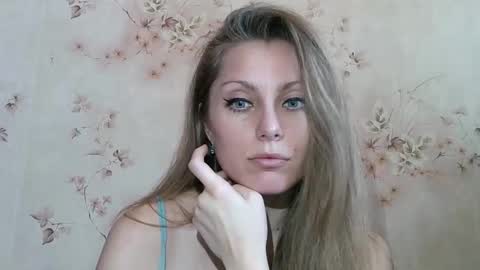 Snapshot of roxyfox18x01 chatting on 03.08.26 roxyfox18x01 online show from 03.08.26