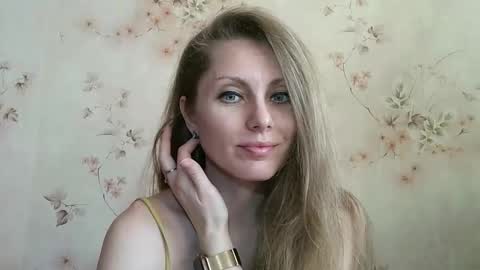Snapshot of roxyfox18x01 chatting on 03.22.26 roxyfox18x01 online show from 03.22.26