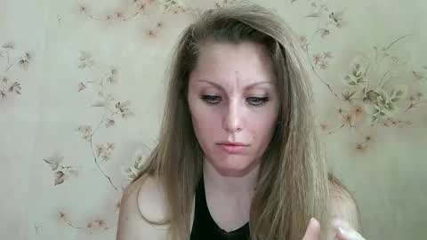 Snapshot of roxyfox18x01 chatting on 03.30.26 roxyfox18x01 online show from 03.30.26