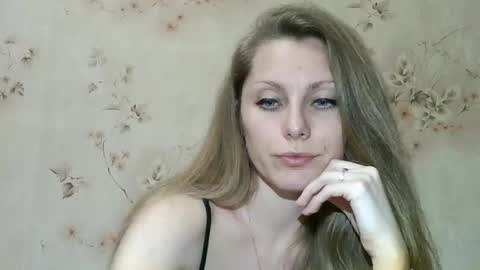 Snapshot of roxyfox18x01 chatting on 03.30.26 roxyfox18x01 online show from 03.30.26