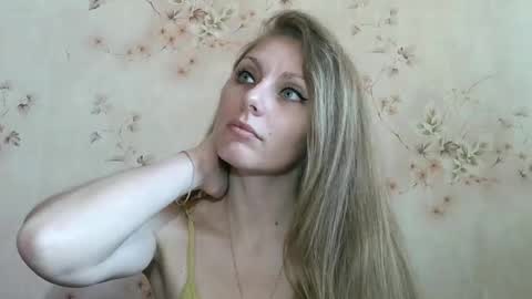 Snapshot of roxyfox18x01 chatting on 04.05.26 roxyfox18x01 online show from 04.05.26