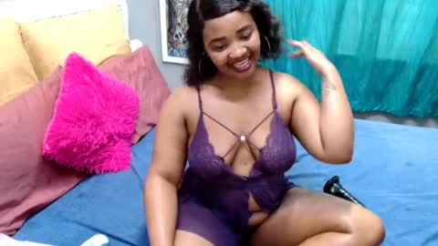 ROXYLUVXXX online show from 04.11.26