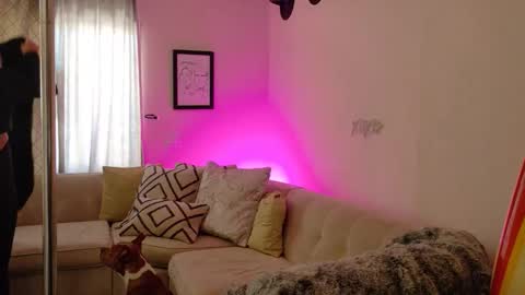 Roxy Nyes online show from 04.07.26