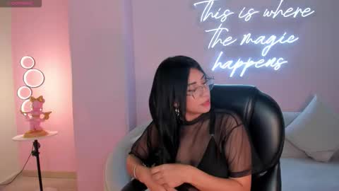 Snapshot of roxysanders_ chatting on 10.06.25 Roxy online show from 10.06.25