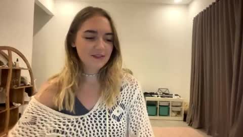 Roxy online show from 03.17.26