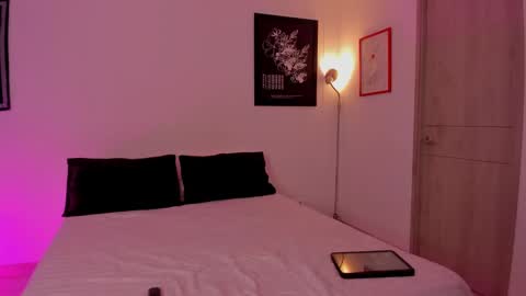 Snapshot of roxyy_x chatting on 02.21.25 val online show from 02.21.25