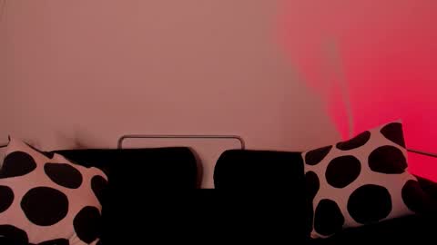 Snapshot of roxyy_x chatting on 10.09.25 val online show from 10.09.25