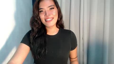 royaltymarcela6969 online show from 12.17.25