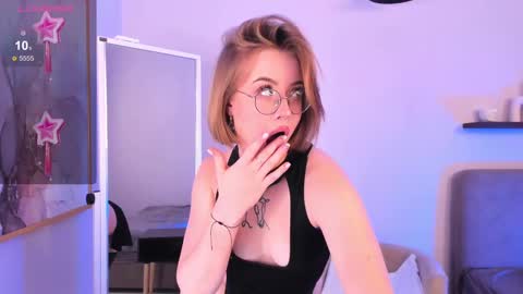 AnikaIm so hot that Ive already burned myself do you want me to set you on fire too  online show from 02.10.25