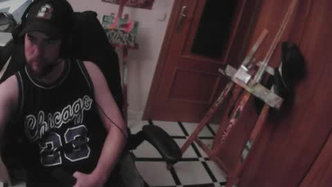 Snapshot of royer04 chatting on 11.23.25 royer04 online show from 11.23.25