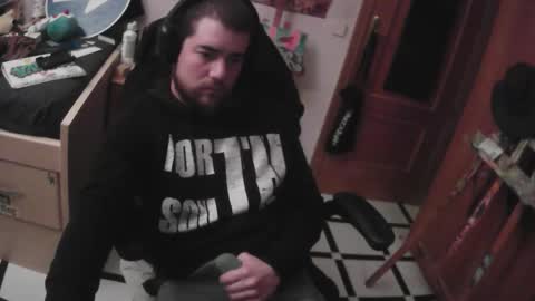 Snapshot of royer04 chatting on 12.02.25 royer04 online show from 12.02.25