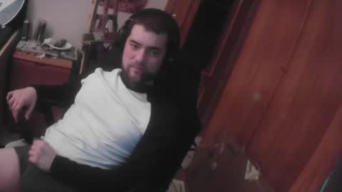 Snapshot of royer04 chatting on 02.12.26 royer04 online show from 02.12.26