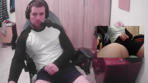 Snapshot of royer04 chatting on 02.22.26 royer04 online show from 02.22.26