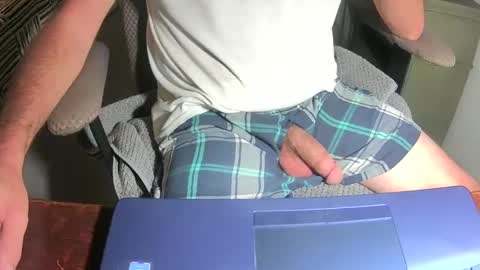 Snapshot of royer8650 chatting on 10.23.25 Lookingaround online show from 10.23.25