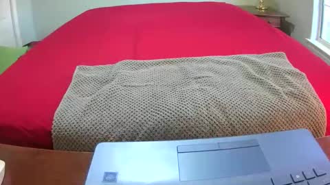 Snapshot of royer8650 chatting on 11.20.25 Lookingaround online show from 11.20.25