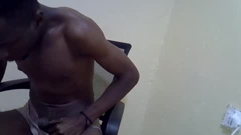 Snapshot of roystonne3 chatting on 09.14.25 roystonne3 online show from 09.14.25