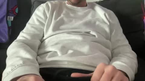 Snapshot of roythegil chatting on 12.17.24 roythegil online show from 12.17.24