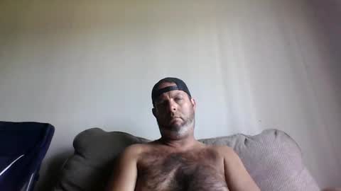 Snapshot of rubbingoneout714 chatting on 09.28.25 rubbingoneout714 online show from 09.28.25