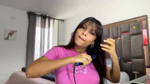 Snapshot of rubioberli chatting on 02.03.25 RubiOberli 9 INCH Guys my blue page is available now online show from 02.03.25