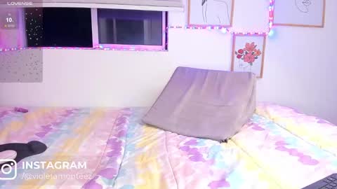 Snapshot of rubioberli chatting on 03.05.25 RubiOberli 9 INCH Guys my blue page is available now online show from 03.05.25