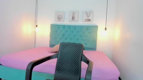 Snapshot of rubiroose chatting on 12.09.24 Rubii online show from 12.09.24