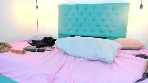 Snapshot of rubiroose chatting on 01.22.25 Rubii online show from 01.22.25