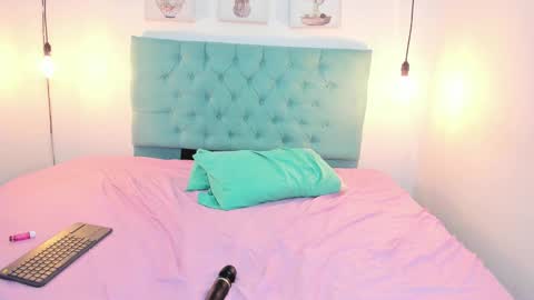 Snapshot of rubiroose chatting on 02.09.25 Rubii online show from 02.09.25