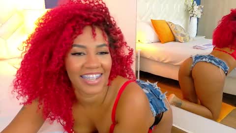 Snapshot of ruby_rogers_ chatting on 09.19.25 ruby_rogers_ online show from 09.19.25